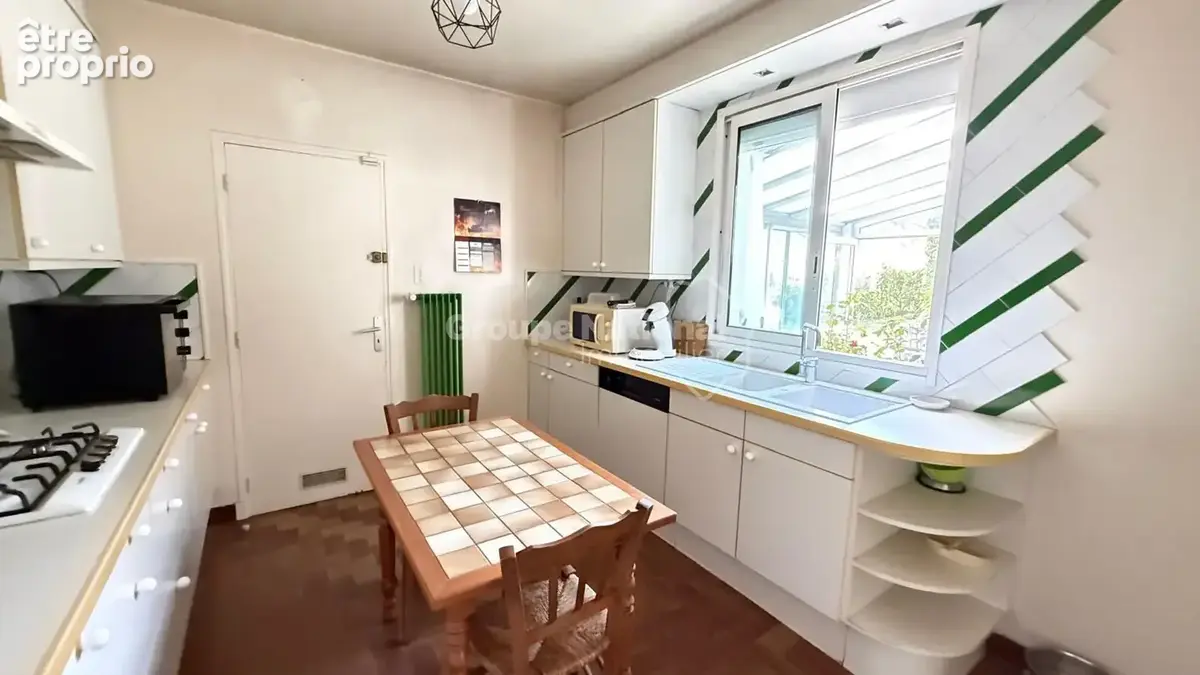 Maison plain pied - Double garage - photo 3