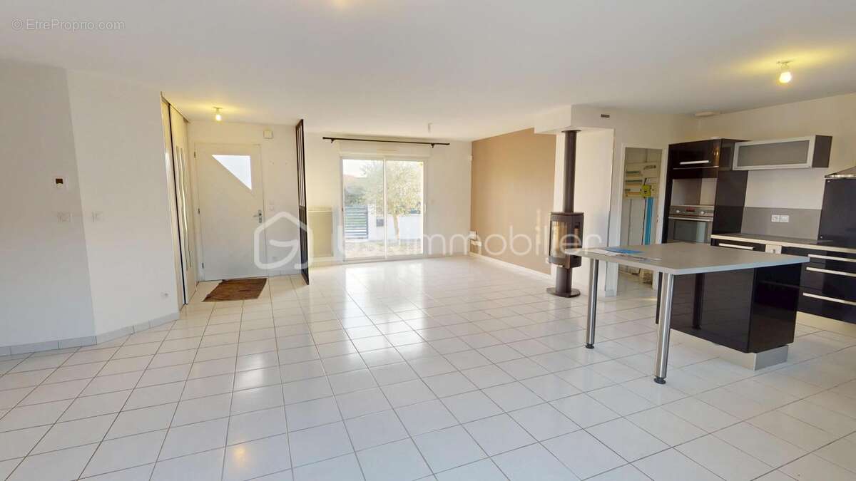 Maison à LA CHAPELLE-SAINT-URSIN