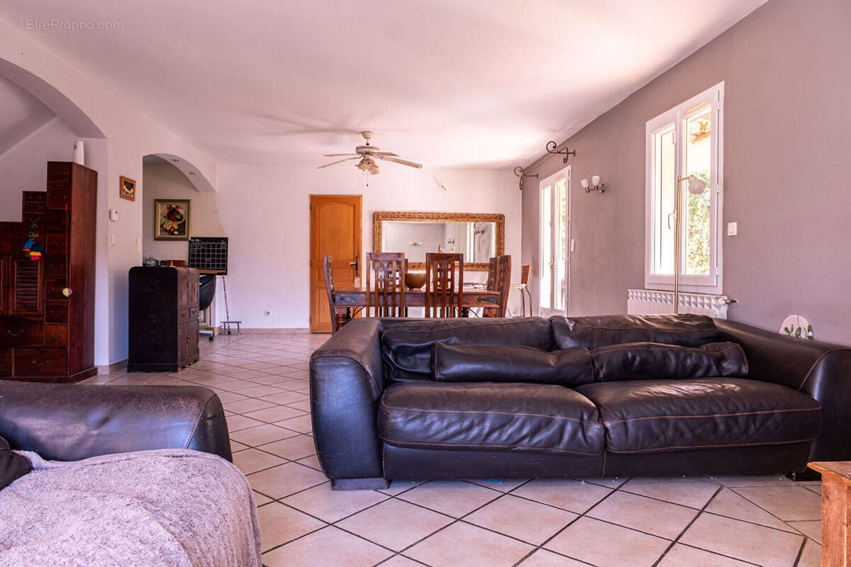 Maison à SAINTE-ANASTASIE-SUR-ISSOLE