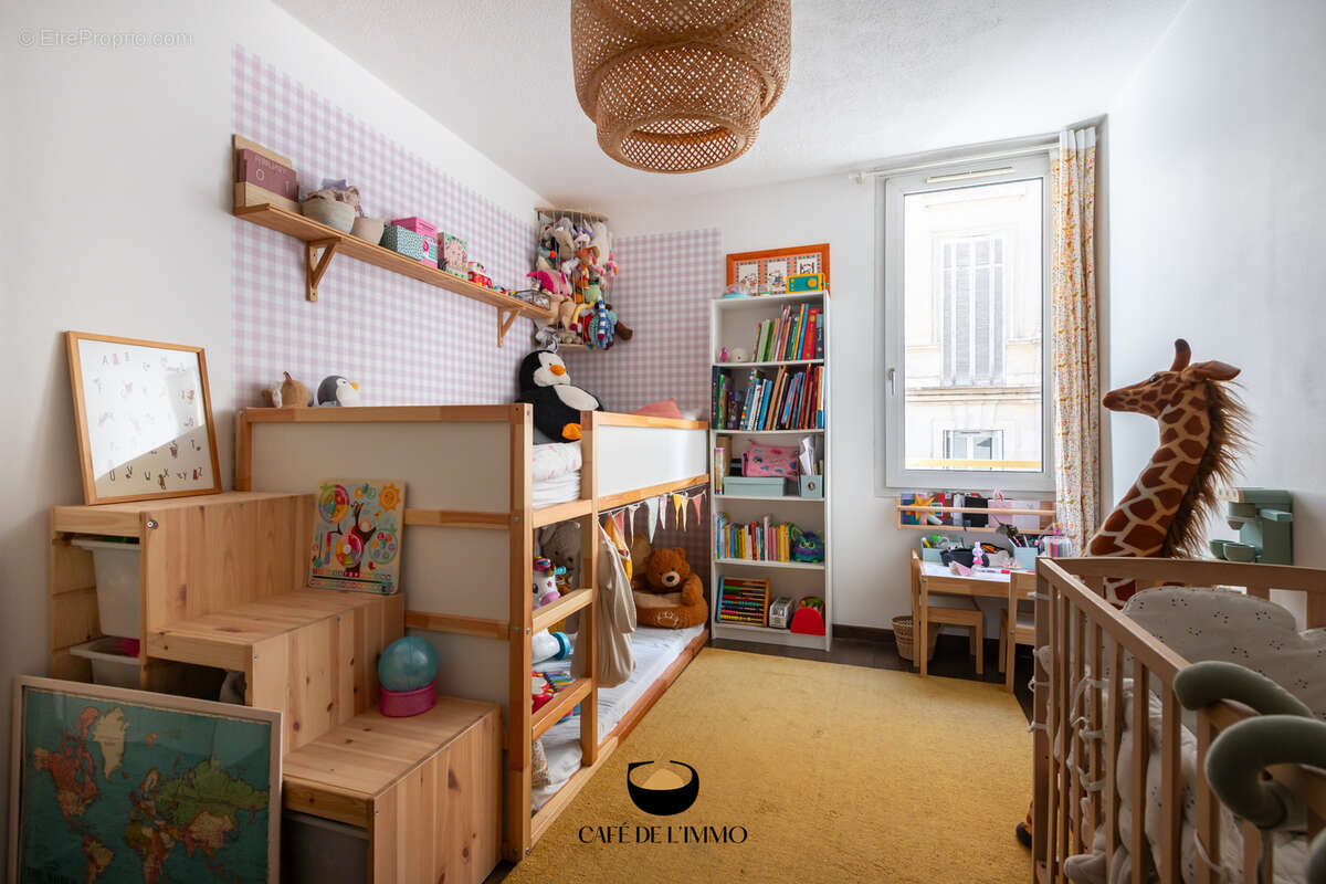 Appartement à MARSEILLE-6E