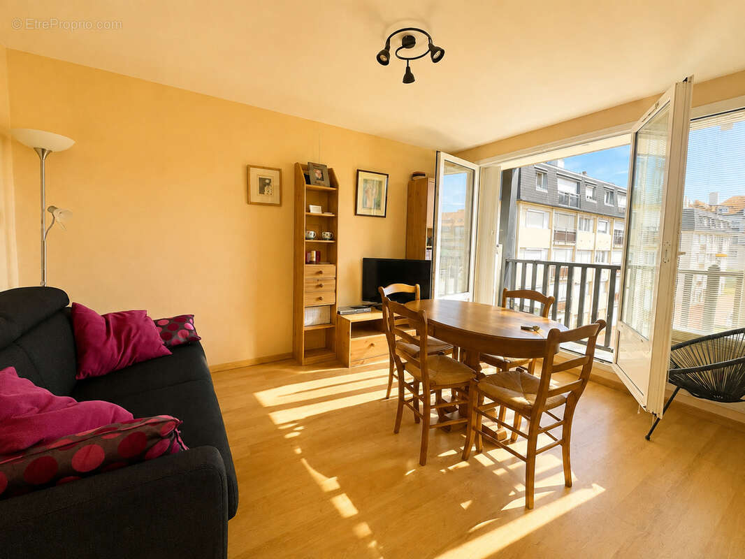 2 pieces 29m2 vue mer les colombieres avec balcon + parking - photo 4