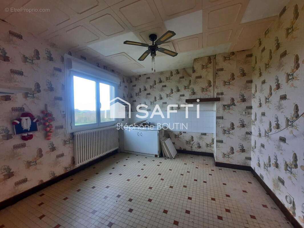 Maison 205 m² à La Chapelle-Themer  - photo 7