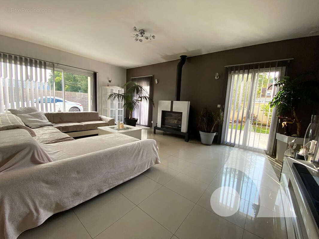 Maison à CREPY-EN-VALOIS