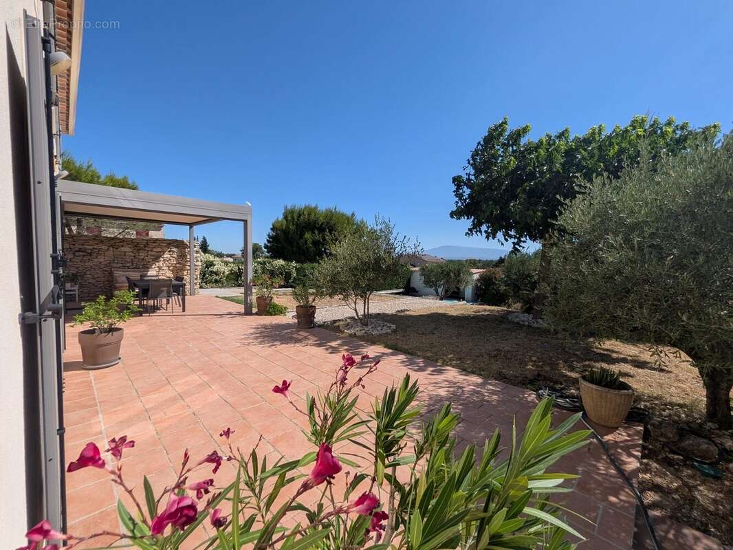Maison 184 m² à Chateauneuf-De-Gadagne  - photo 2