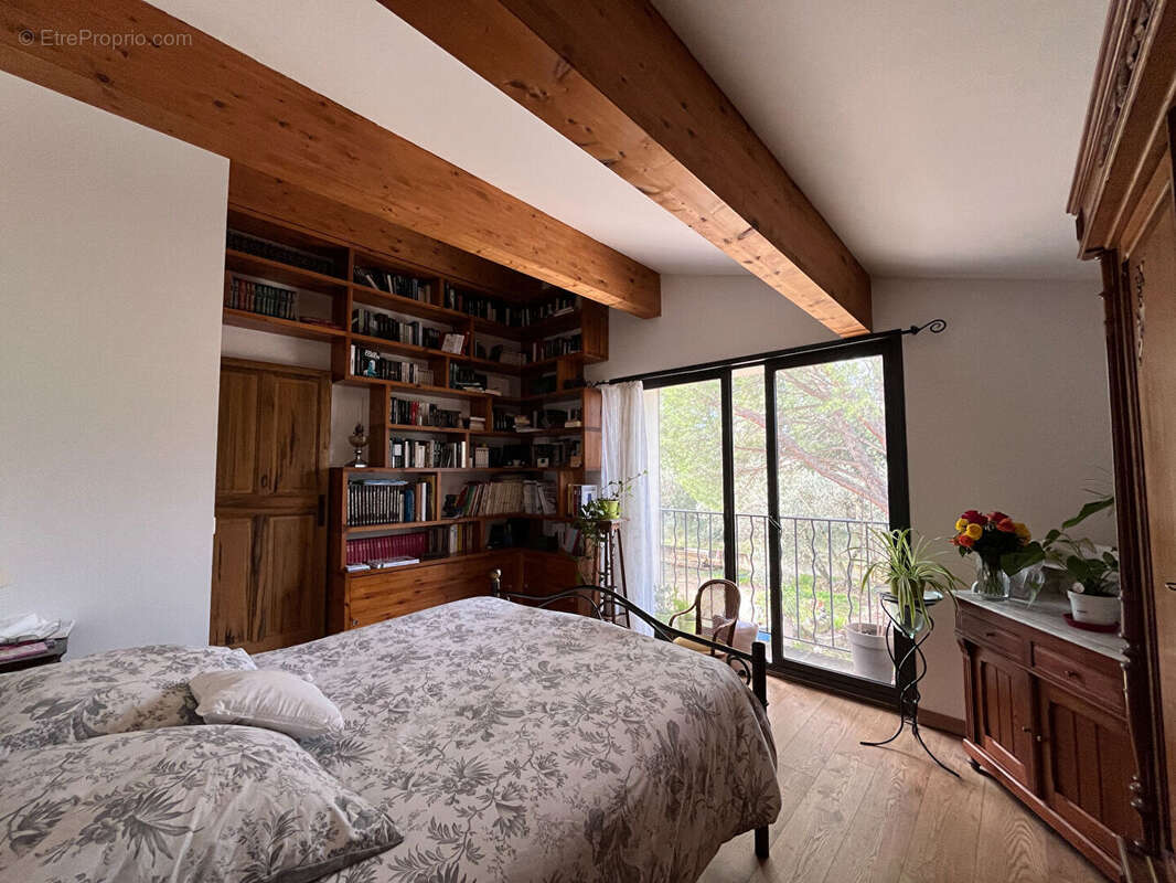 Appartement à CHATEAUNEUF-DE-GADAGNE