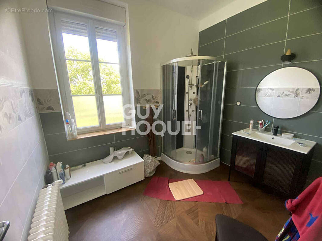 Maison à MONTCORNET