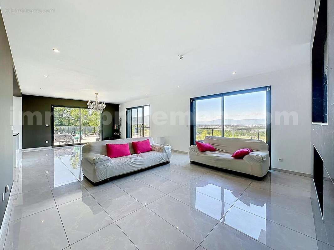 Magnifique_maison_architeque_individuelle_cranves_sales_calme_frontiere_suisse_geneve_proche_ecole_bus_ceva_piscine_ terrain_salon_sejour_ - Maison à CRANVES-SALES