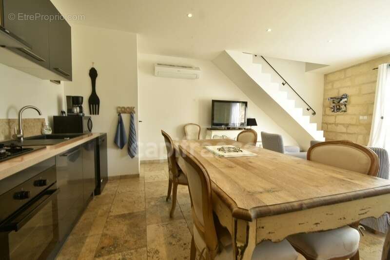 Appartement à SAINT-PIERRE-DE-MEZOARGUES