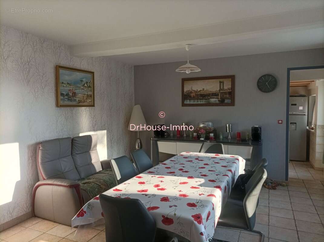 Maison à LA SELLE-SUR-LE-BIED