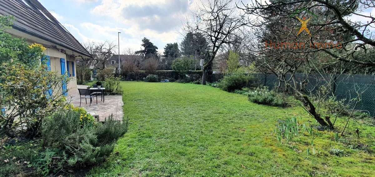 Maison à VERRIERES-LE-BUISSON