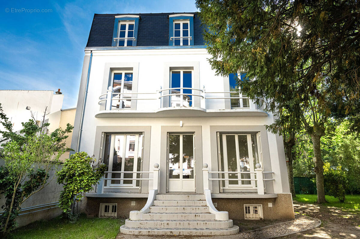 Maison à ASNIERES-SUR-SEINE