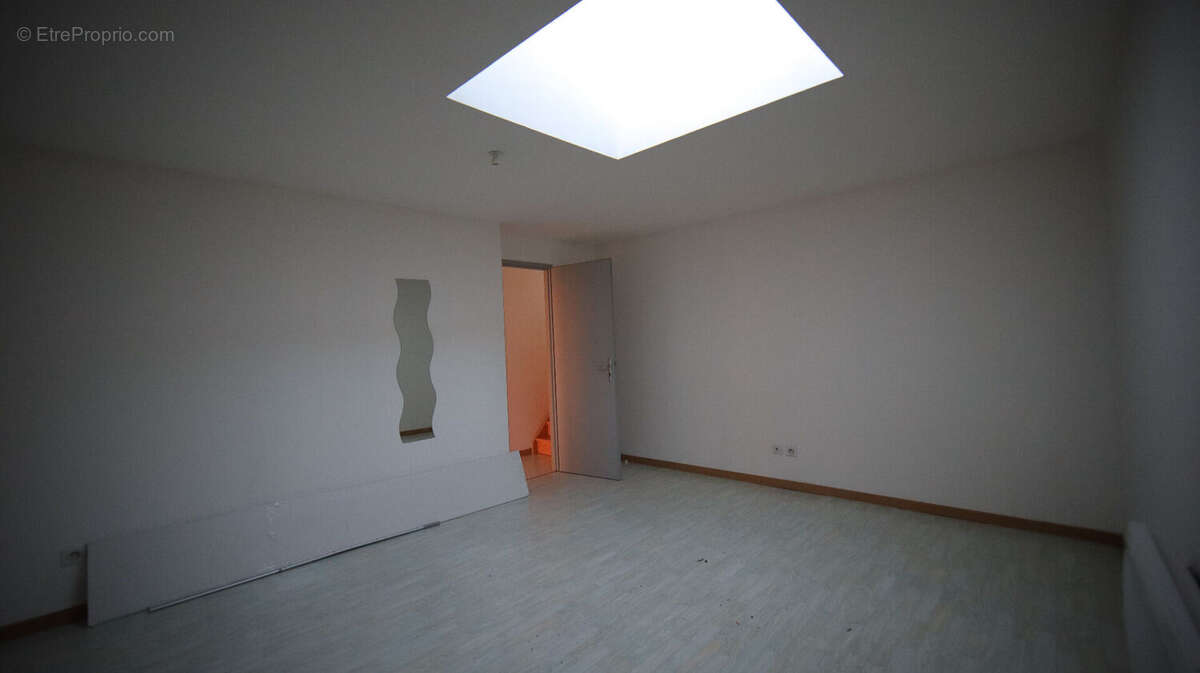 Maison à VELLE-SUR-MOSELLE