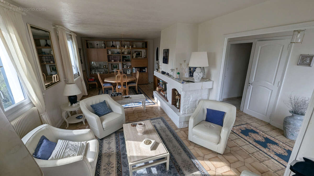 Maison à MAGNE