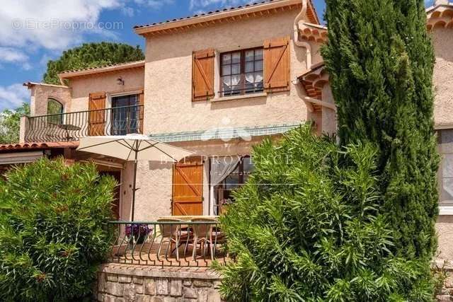 Maison à VILLECROZE