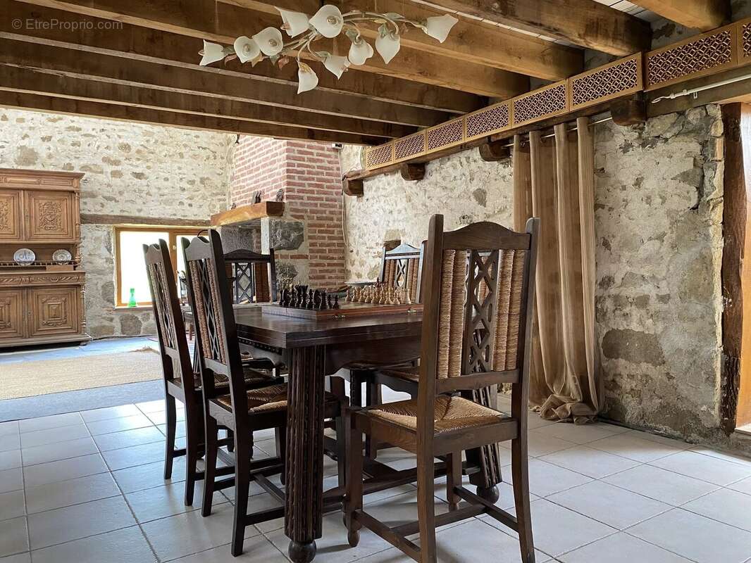 Maison à ORADOUR-SAINT-GENEST