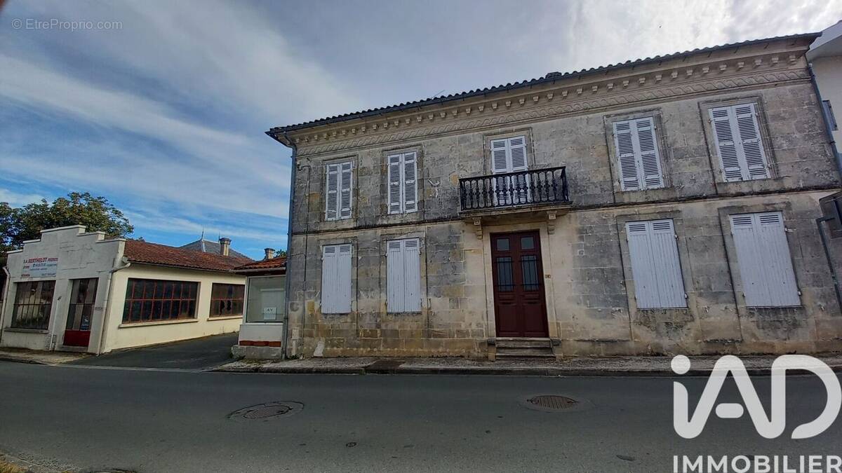 Photo 1 - Maison à SAINT-BONNET-SUR-GIRONDE