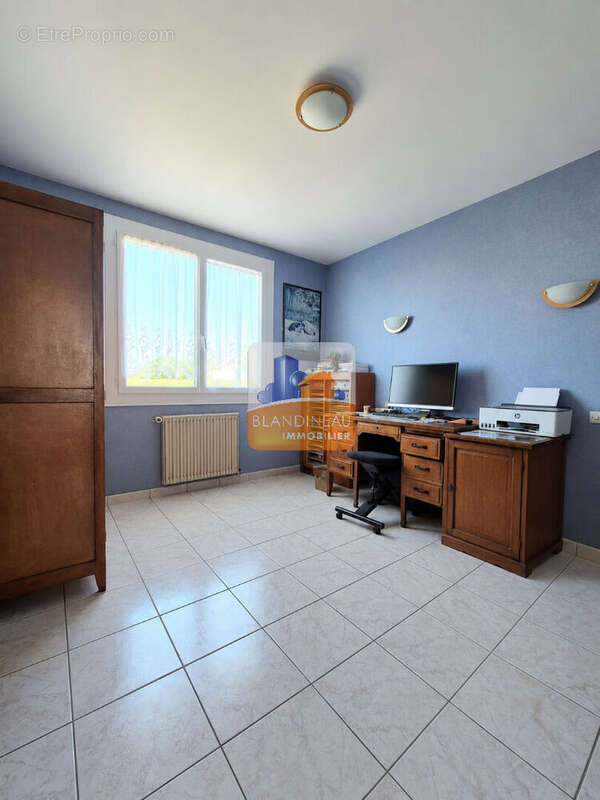 Maison de plain-pied, 160 m², 5 ch + bureau terrain 2038 m²,  hangar 100 m² - photo 11
