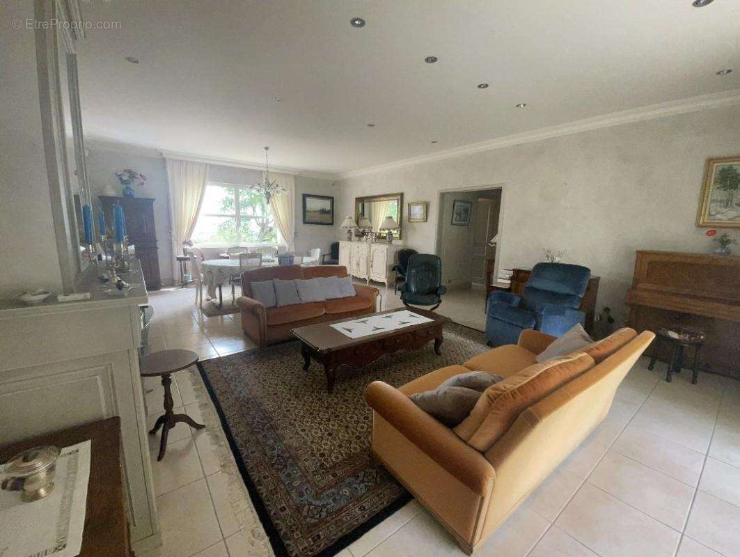 Maison à TERRASSON-LAVILLEDIEU
