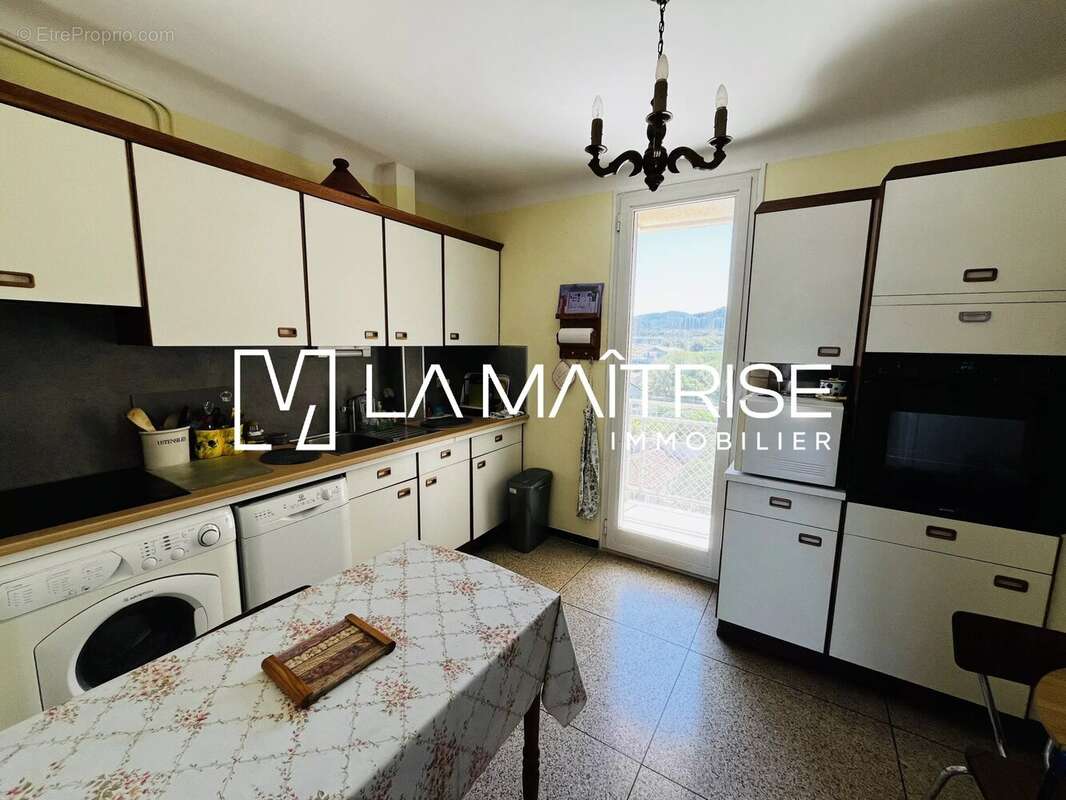 Appartement à MARSEILLE-8E