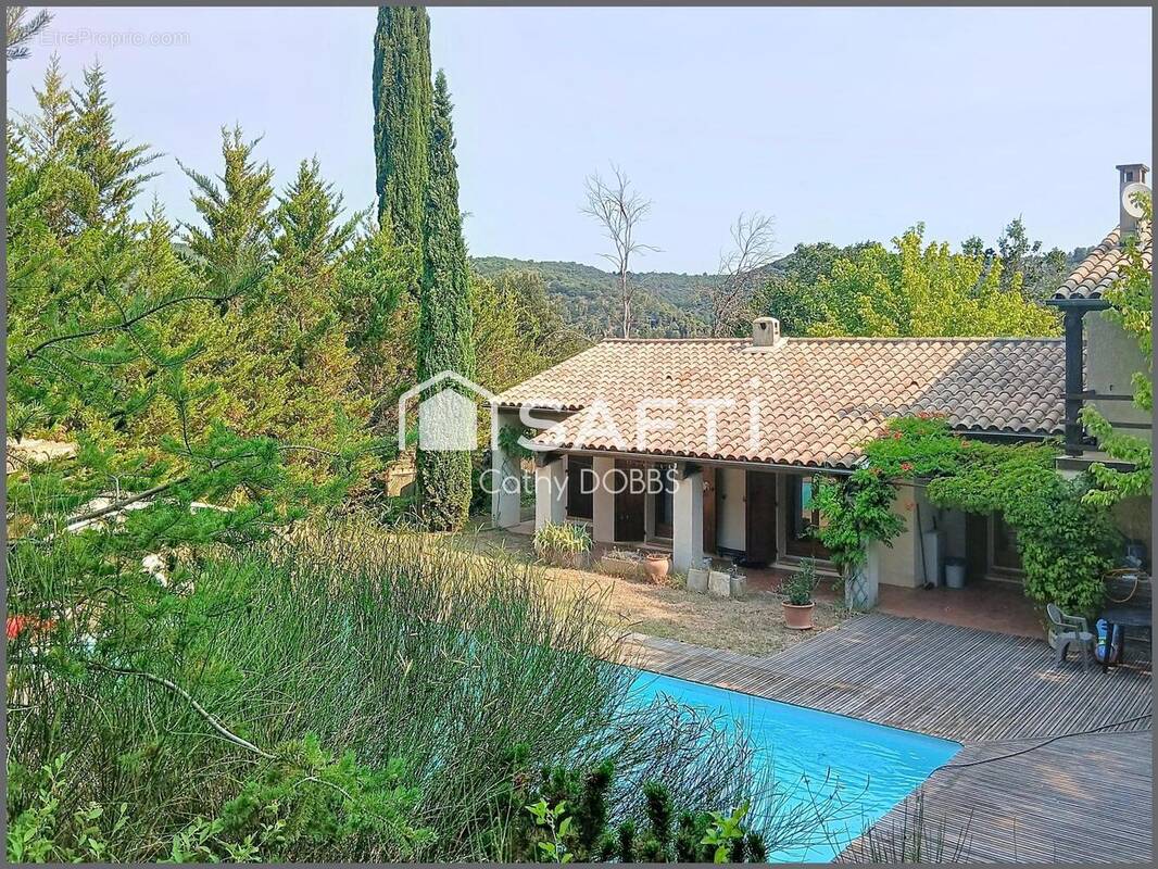 Photo 1 - Maison à ALLEMAGNE-EN-PROVENCE