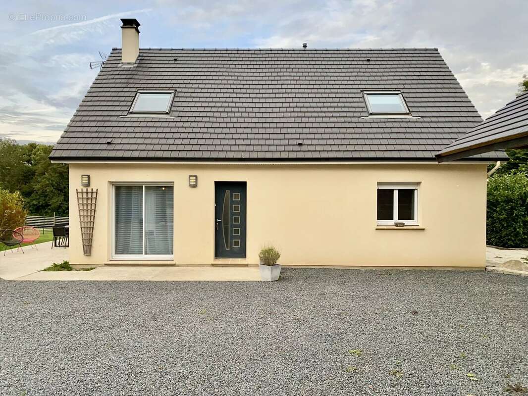 Maison à FONTAINE-SOUS-JOUY