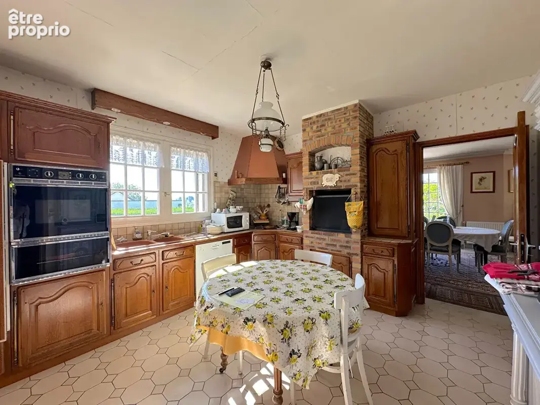 Belle propriété de 1989 - 271m², sous sol total, terrain 1650 m² - photo 6