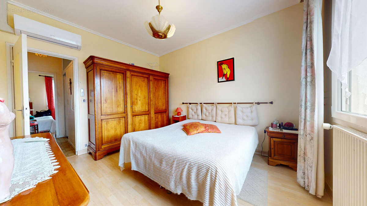 Maison à LA SALVETAT-SAINT-GILLES