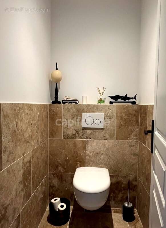 Elégante maison en pierre entièrement restaurée, 4 pièces, au coeur d'un village médiéval (32) - photo 36