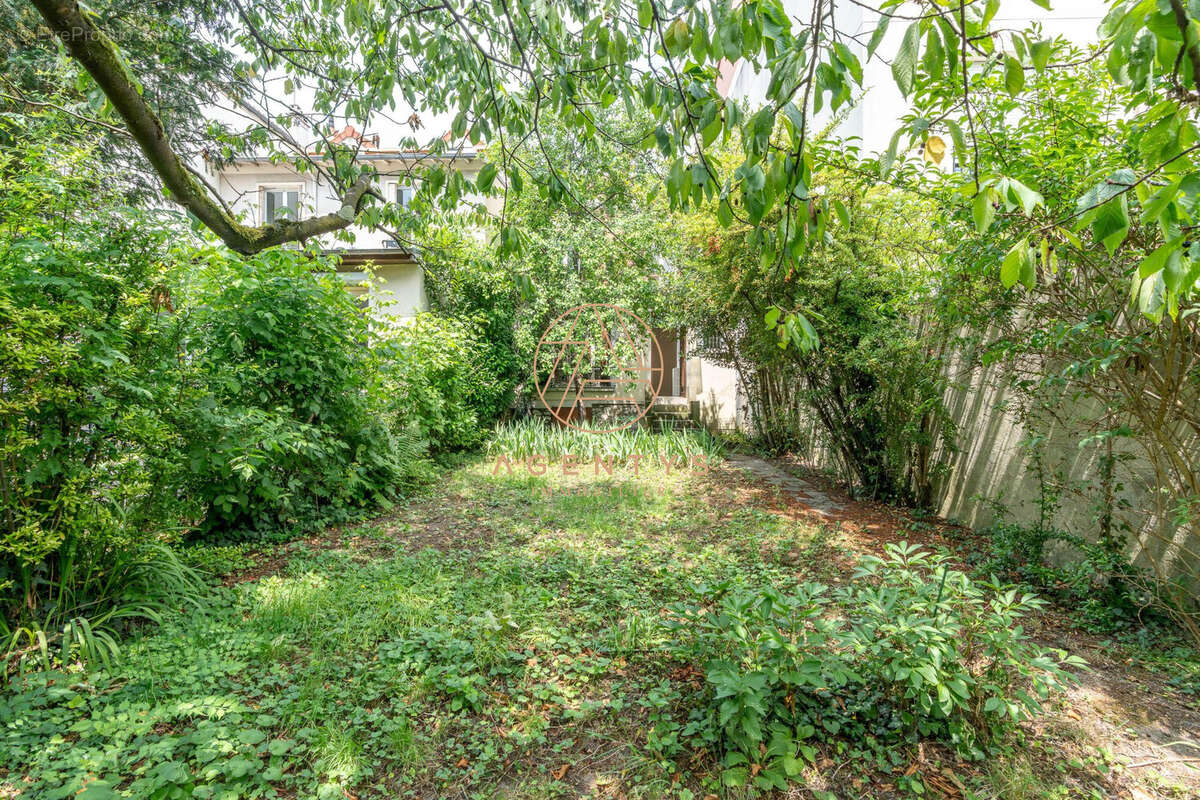 Maison à LE PERREUX-SUR-MARNE
