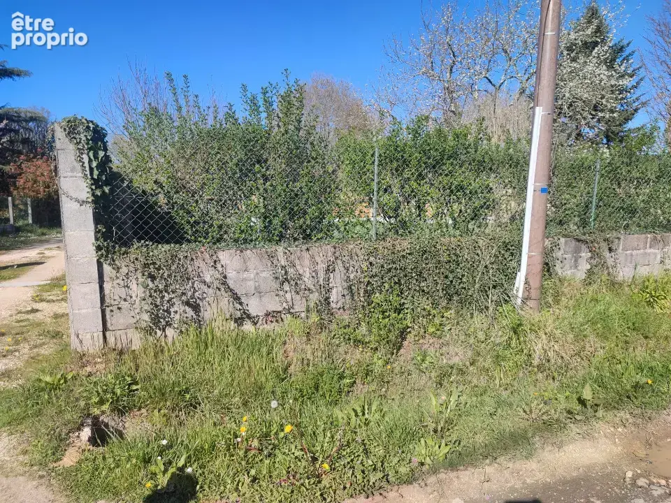 Photo Terrain à Ambares-Et-Lagrave au prix de 140 000€