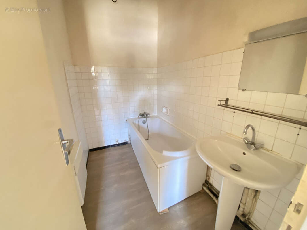 Appartement à SAINT-PRIVAT-DES-VIEUX