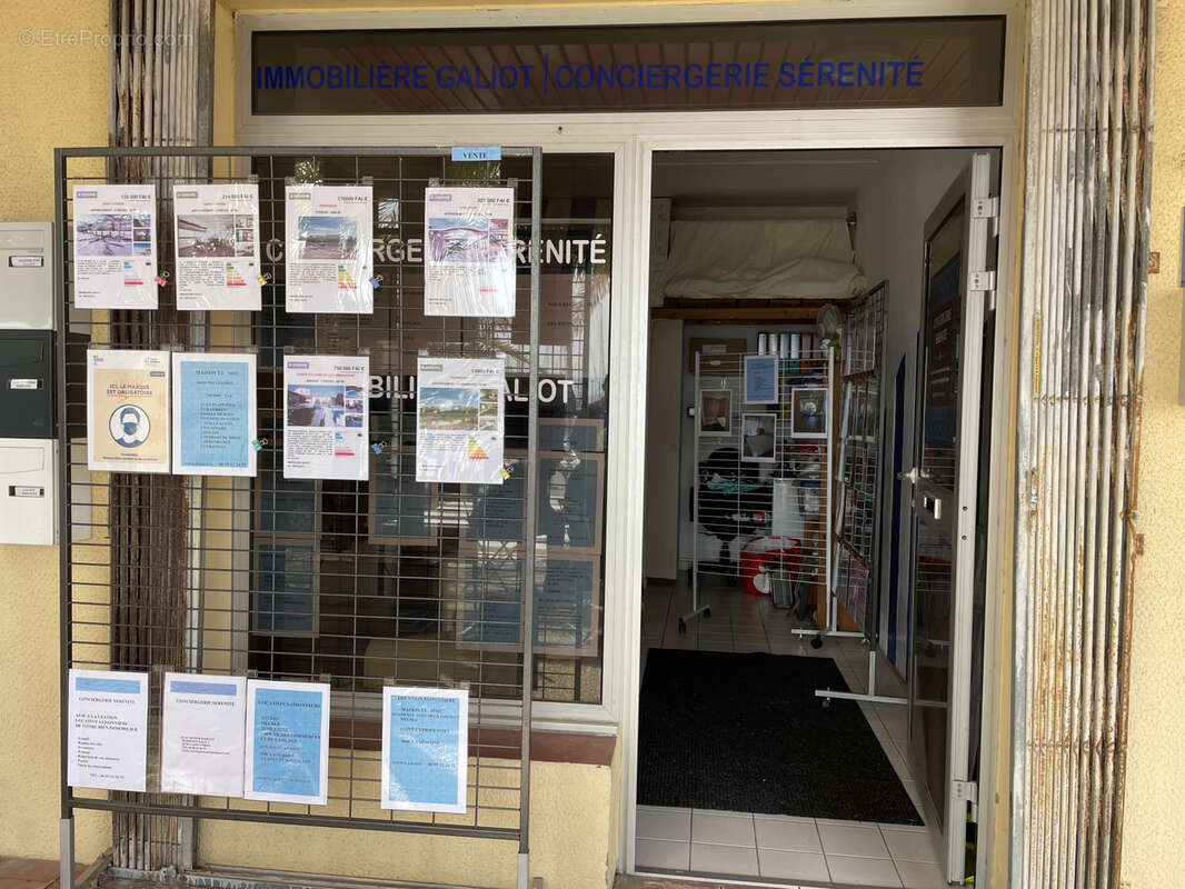 Commerce à SAINT-CYPRIEN