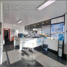 Photo 1 - Commerce à LAVAL