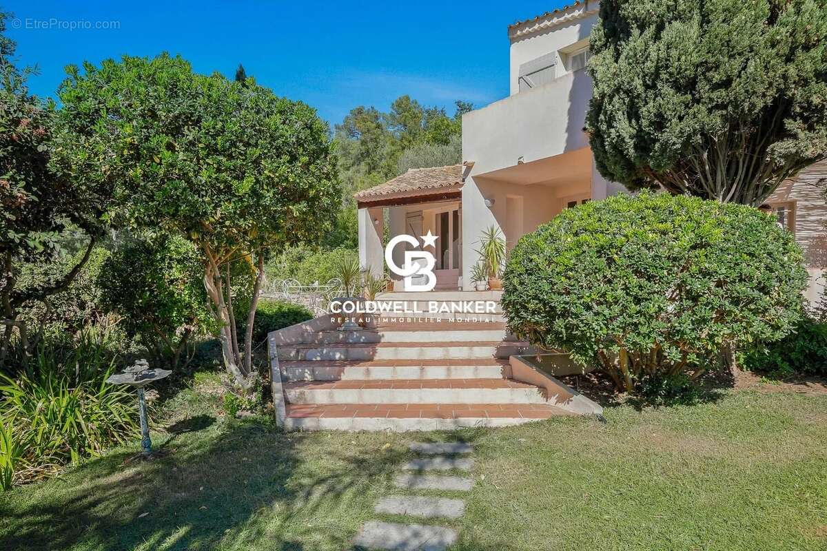 Maison à CARQUEIRANNE