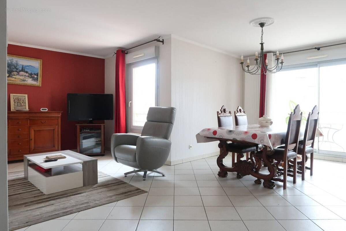 Appartement à SAINT-ETIENNE