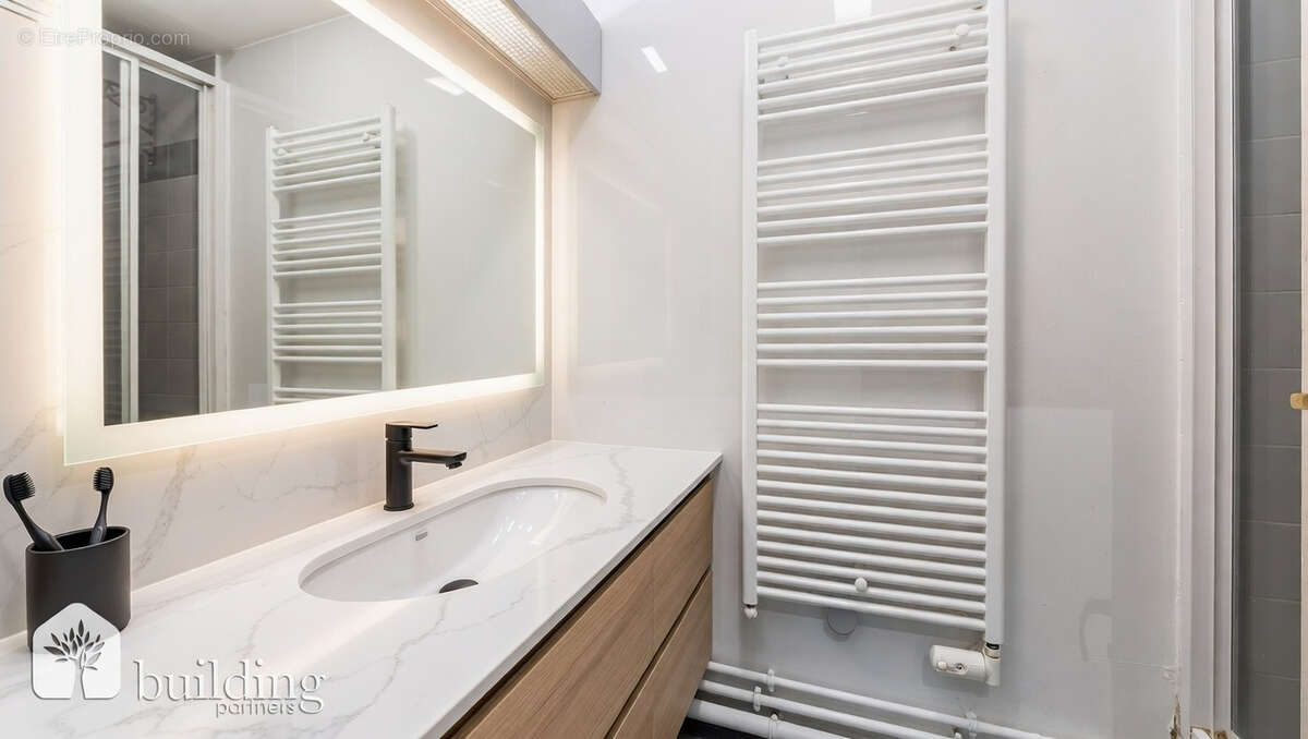 Appartement à LEVALLOIS-PERRET