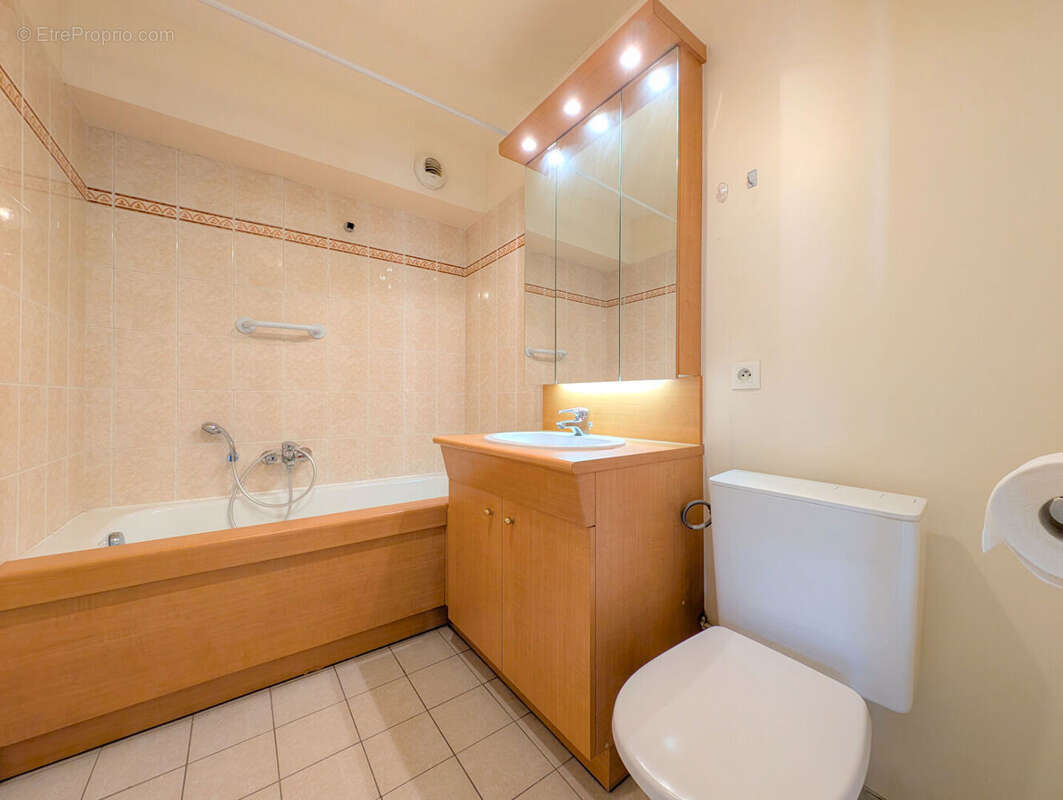 Appartement à LA GARENNE-COLOMBES