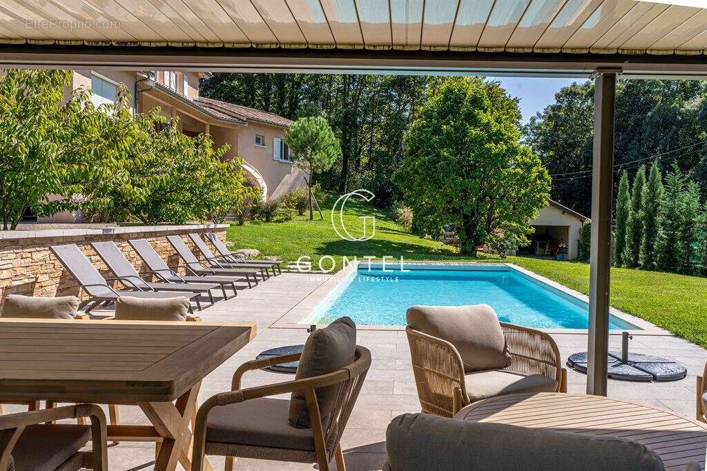 Maison à SAINT-CYR-AU-MONT-D'OR