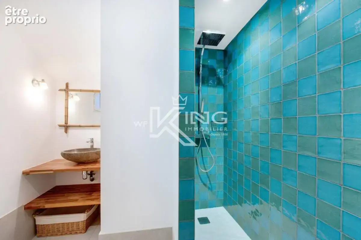 VALESCURE- Appartement  4 pièces de caractère dans une élégante villa d'époque - photo 10