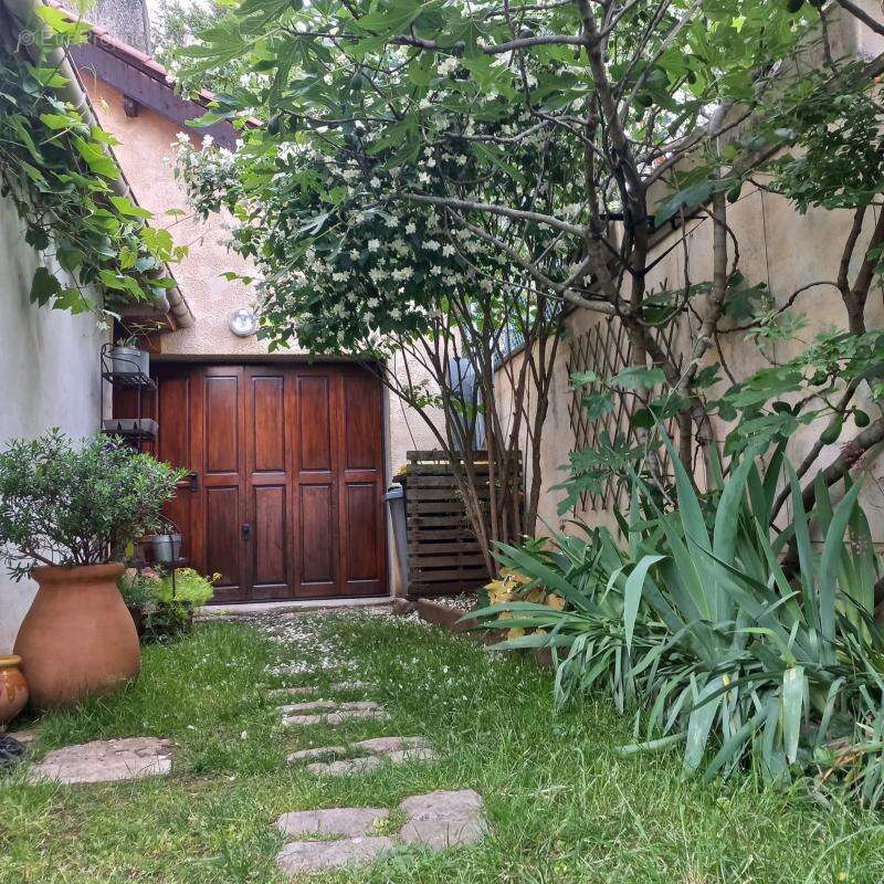 Maison à NEUVILLE-SUR-SAONE