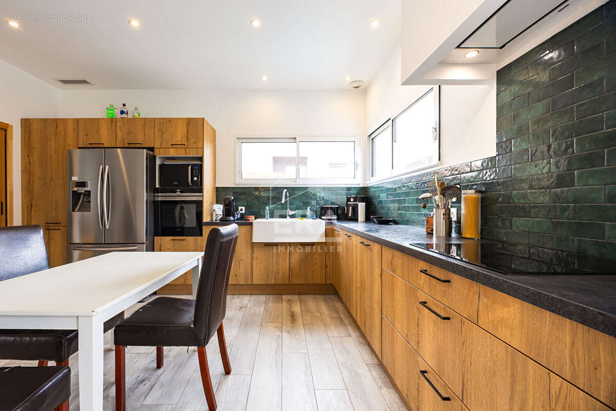 Maison à VILLELONGUE-DELS-MONTS