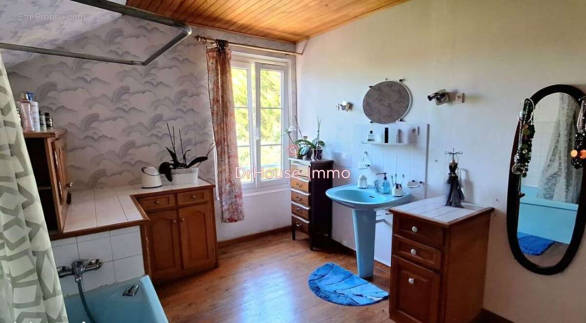 Maison à COURCELLES-SUR-SEINE