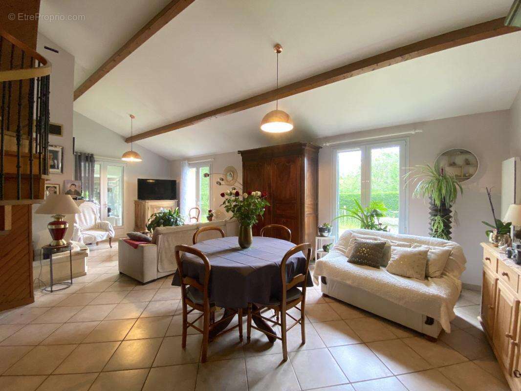 Maison à SAINT-ESTEPHE