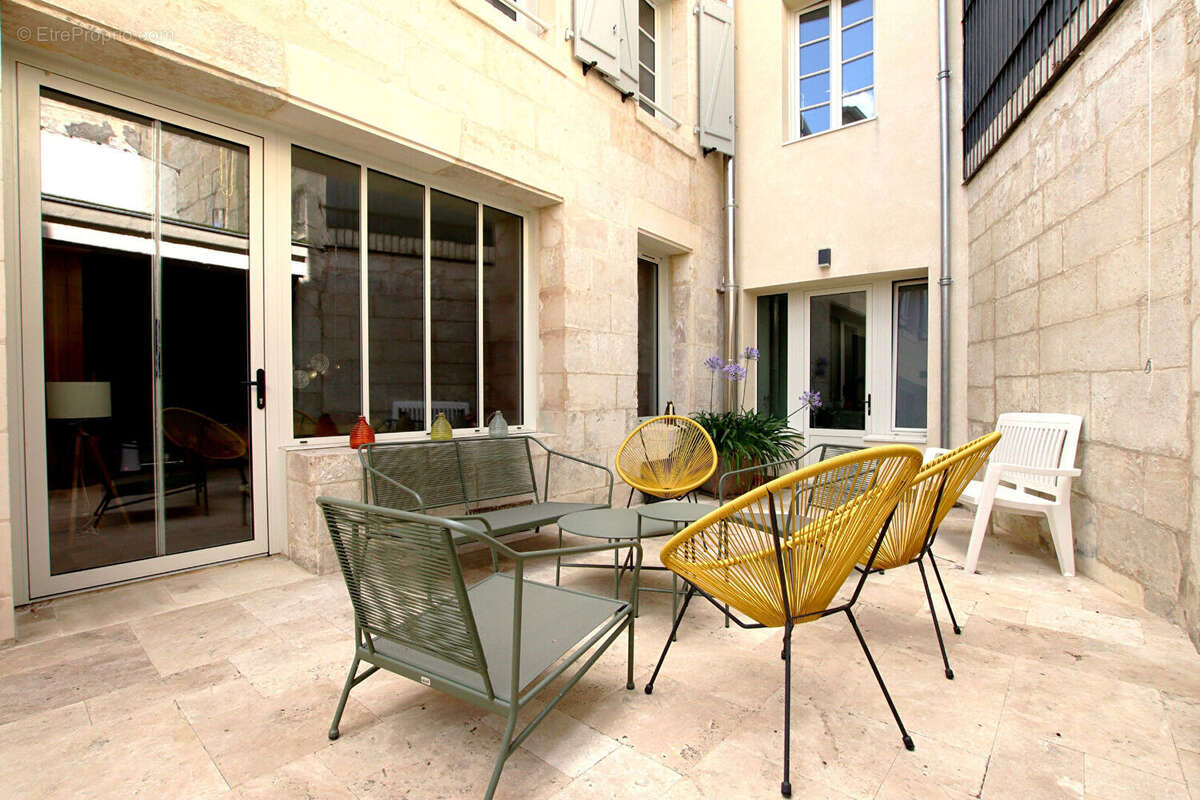 Maison de ville atypique 239 m² dans le centre de Niort - photo 3