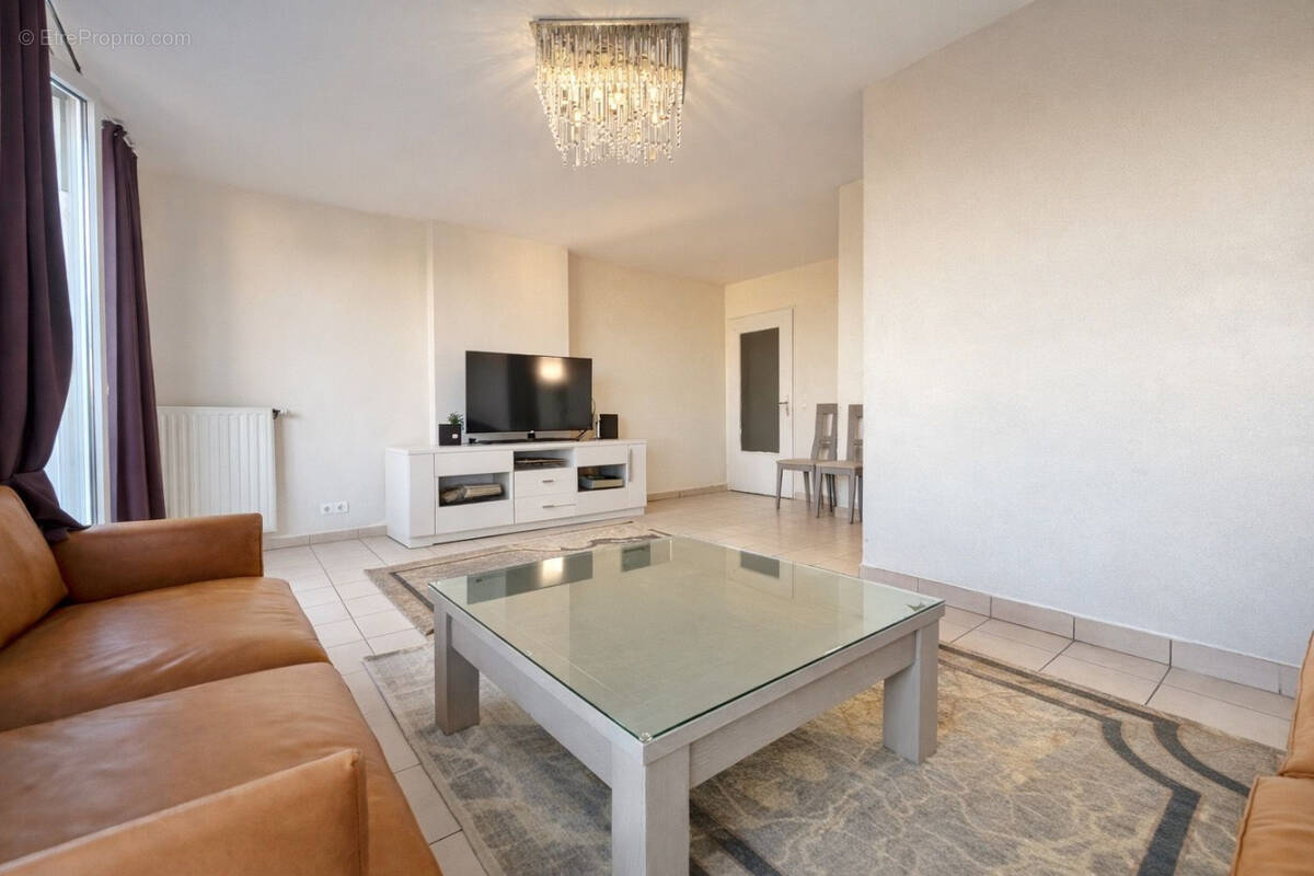 Appartement à CORBEIL-ESSONNES