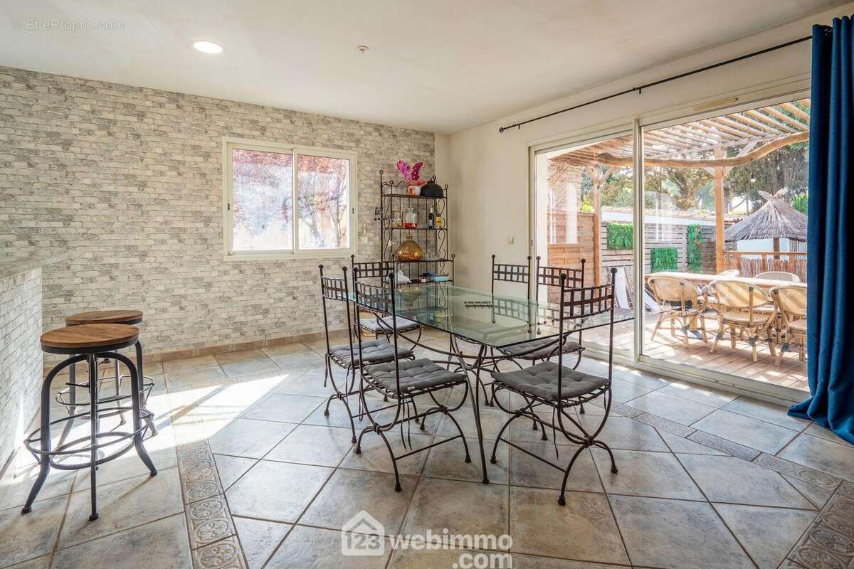 Revenons vers l&#039;intérieur ? - Maison à VILLENEUVE-LES-BEZIERS