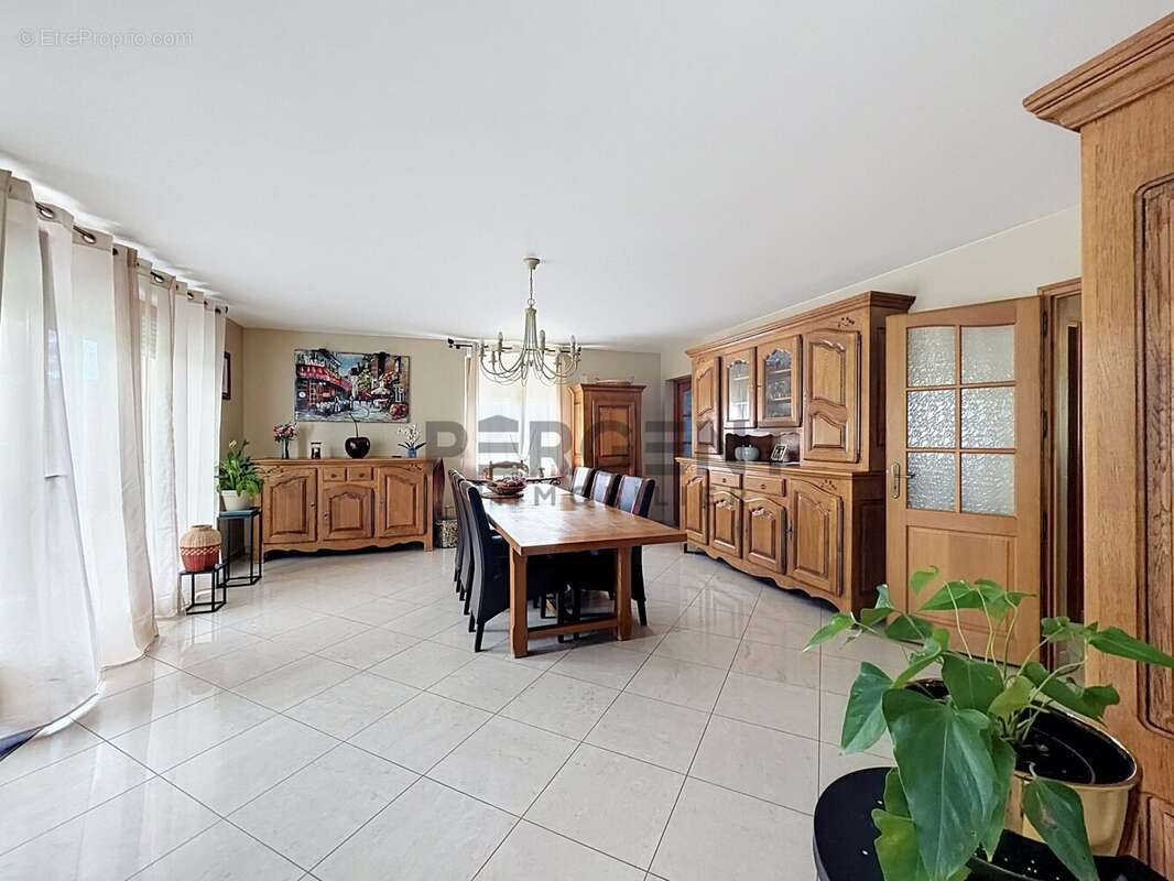 Maison à RENWEZ