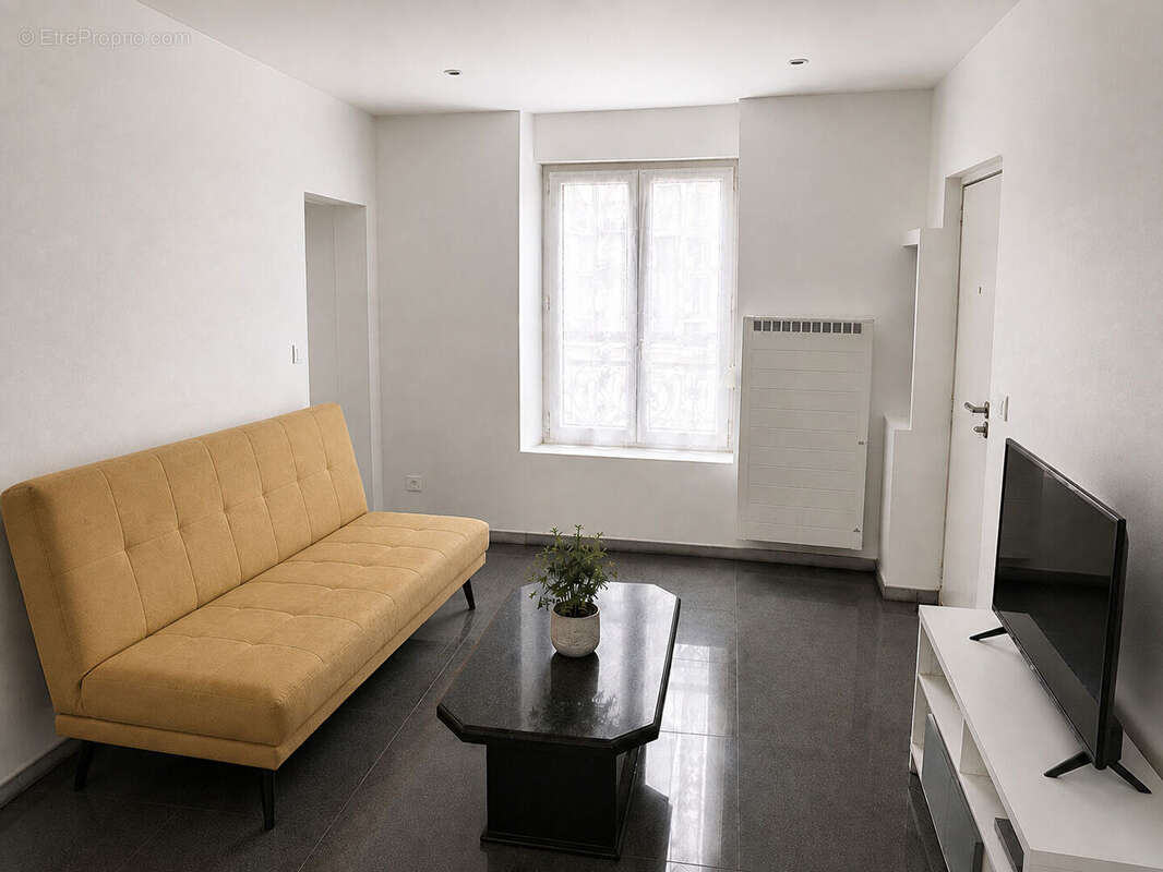Appartement  3 pièce(s) 50m² + 2 Caves + Cabanon - photo 2