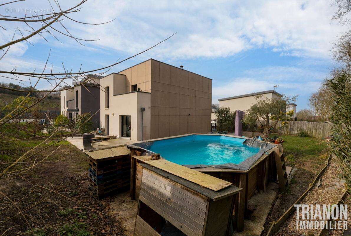 Maison à LOUVECIENNES