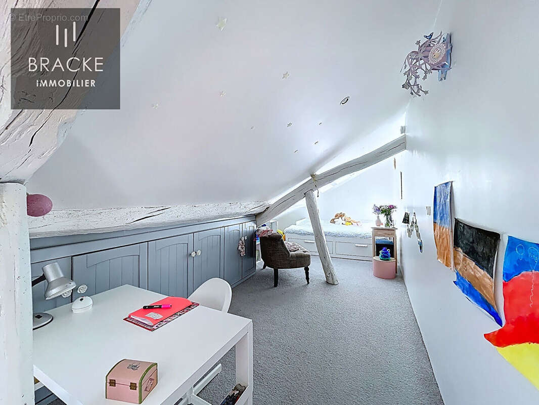 Maison à COURBEVOIE